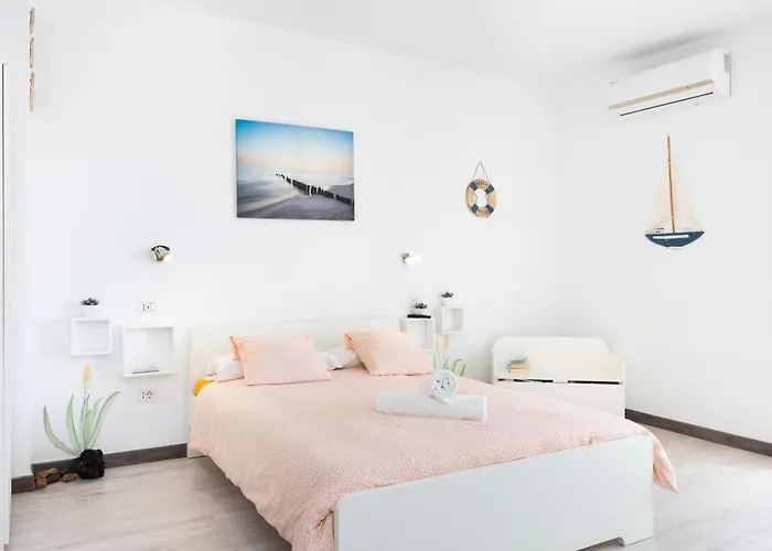 Domus Playa Paraiso 阿德耶