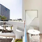Domus Playa Paraiso 아데제
