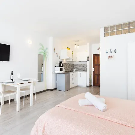 Domus Playa Paraiso 公寓 *